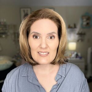 Chelsea Smith’s cosmetics wig Stella